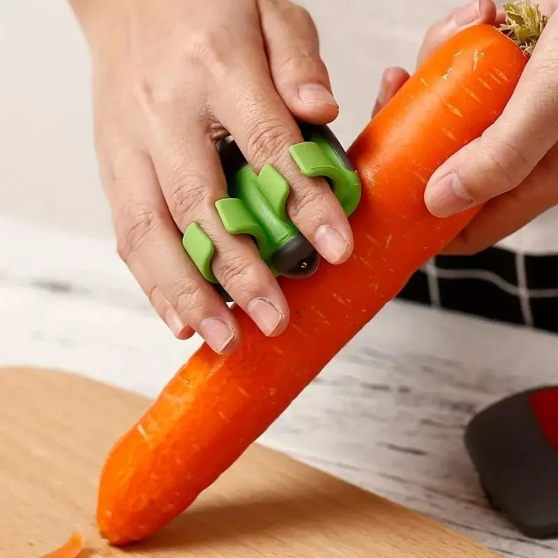 Convenient Black/Green Peeler